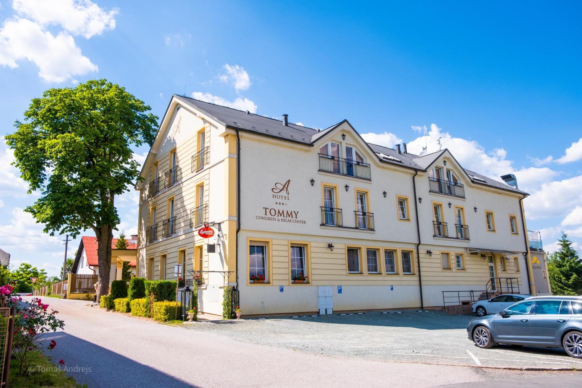 Hotel Tommy Wellness&Spa Náchod Exterior foto